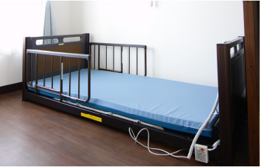 ベッド 超低床のベッドです。これならベッドとの高低差が非常に少なくて安全です。
